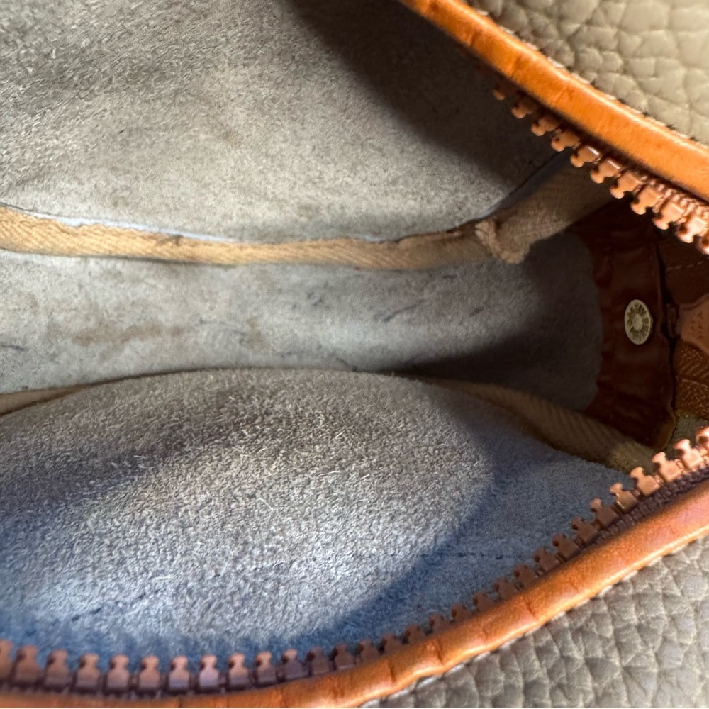RARE Dooney & Bourke Vintage Mini Explorer Camera Bag Pebbled Leather Taupe VTG - Picture 9 of 12